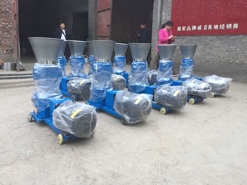 秸稈壓塊機(jī)壓出的產(chǎn)品是用來做飼料或燃料的.